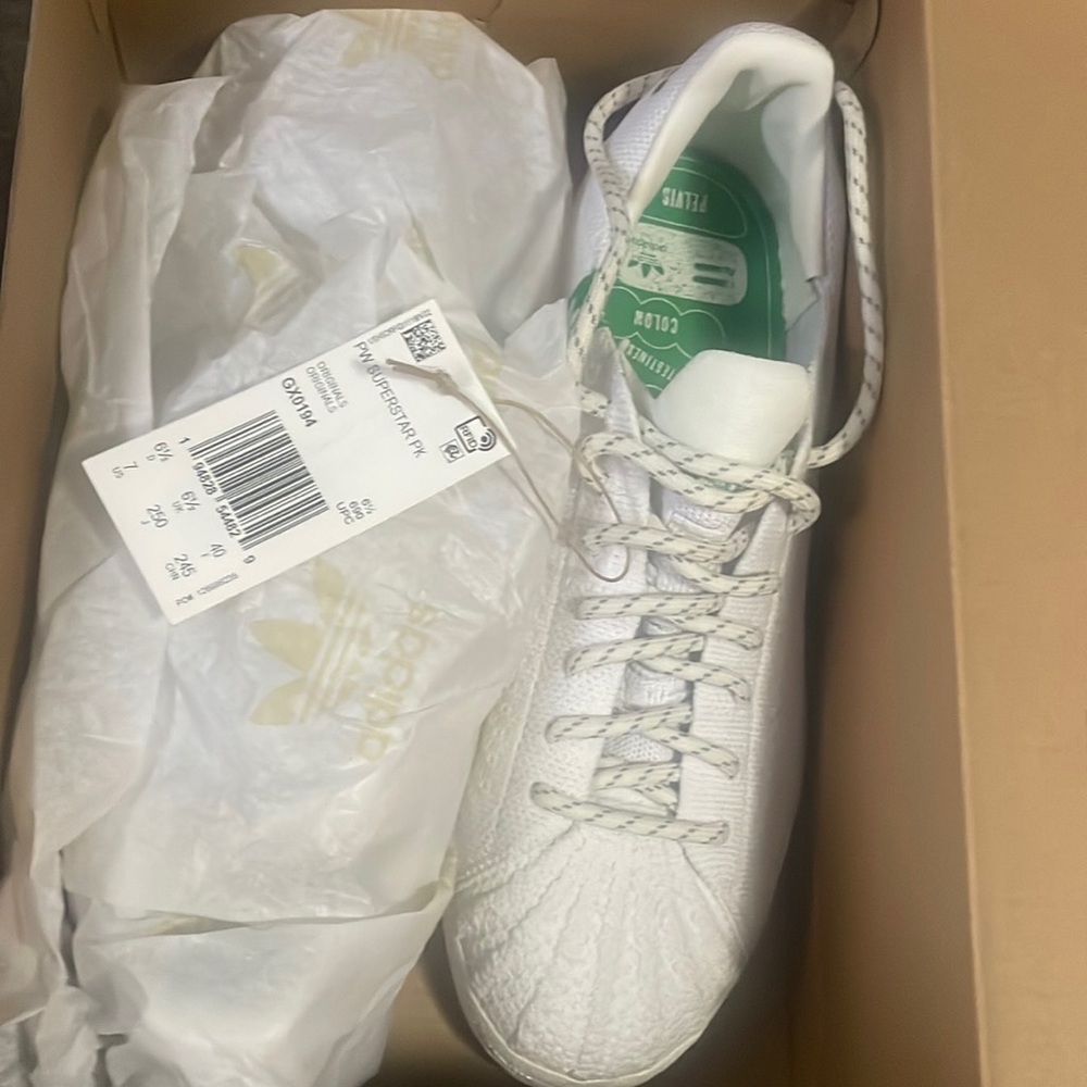 Adidas white and green size 61/2